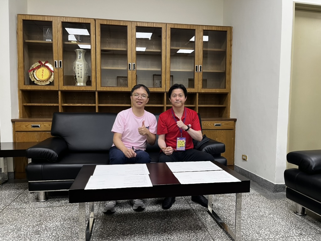 上定昭仁市長與鄧慕凡執行長簽署合作備忘錄
